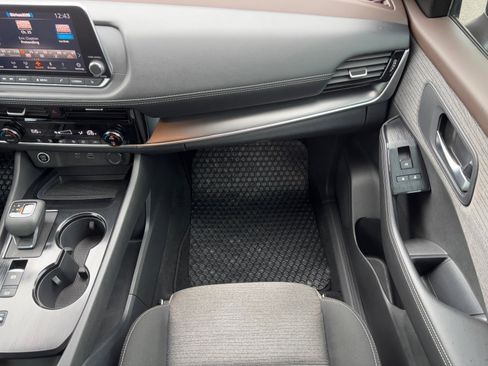 Certified 2022 Nissan Rogue SV image 15