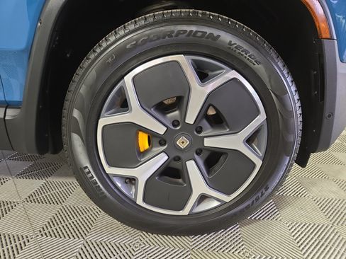 Used 2024 Rivian R1S Adventure AWD/4WD image 11