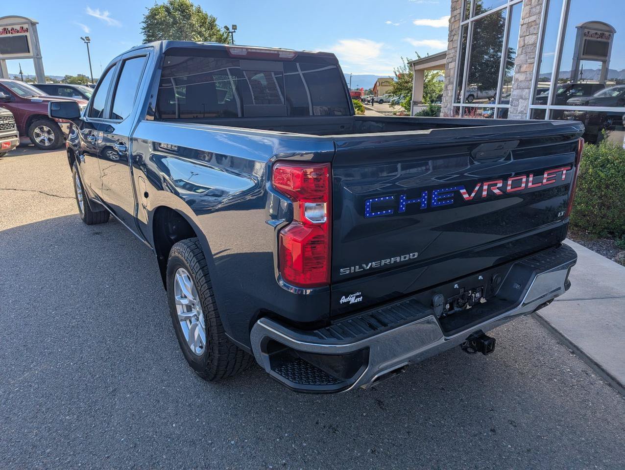 Used 2021 Chevrolet Silverado 1500 LT w/ Z71 Off-Road Package AWD/4WD image 3