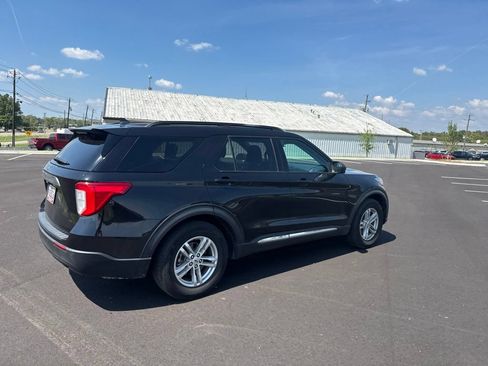 Used 2021 Ford Explorer XLT RWD image 13