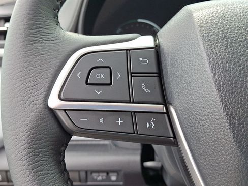 Certified 2025 Toyota Sienna XLE FWD image 18