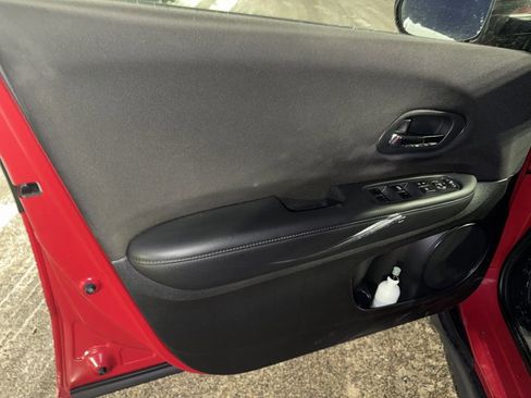 Used 2016 Honda HR-V LX image 26