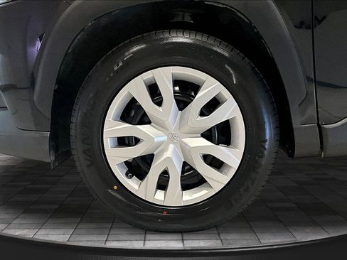 Used 2025 Toyota Corolla Cross L FWD image 32