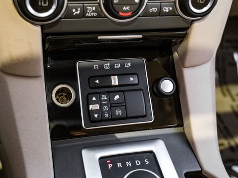Used 2016 Land Rover LR4 HSE image 25
