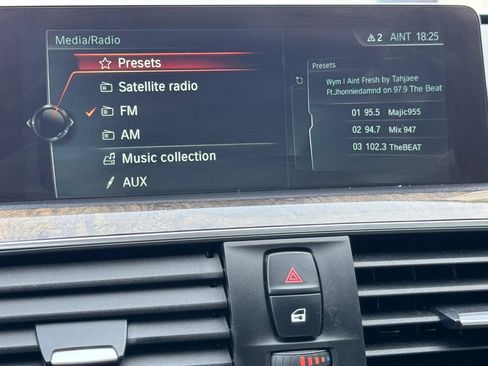 Used 2017 BMW 330i Sedan RWD image 38