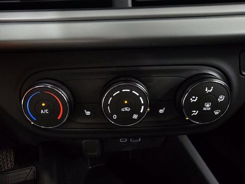 Used 2026 Chevrolet Trax LS w/ LS Convenience Package FWD image 18