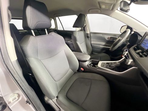 Used 2020 Toyota RAV4 LE image 30