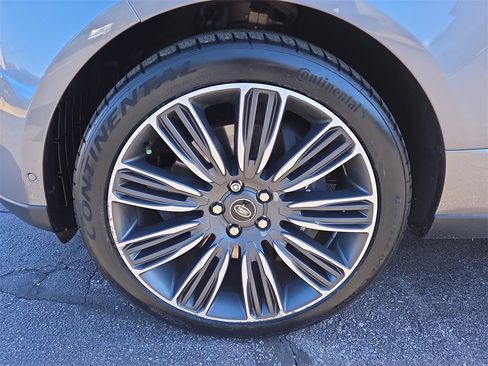 Used 2022 Land Rover Range Rover Westminster Edition image 9