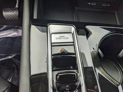 Certified 2024 Volkswagen Atlas SE image 27