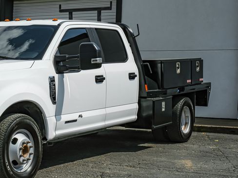 Used 2019 Ford F350 XL w/ Power Equipment Group image 5