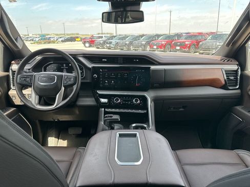 Used 2022 GMC Sierra 1500 Denali AWD/4WD image 24