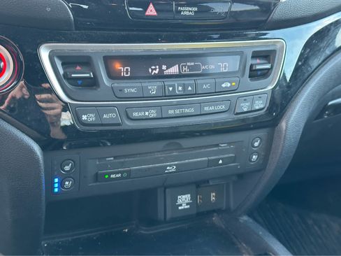 Used 2018 Honda Pilot Elite image 14
