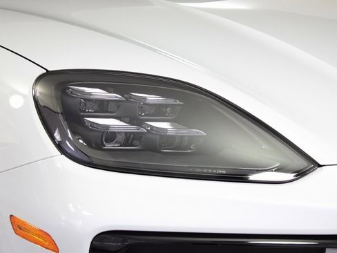 Used 2025 Porsche Cayenne image 11