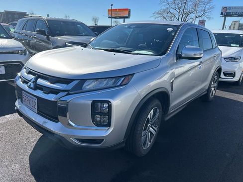 Used 2025 Mitsubishi Outlander Sport SE image 1