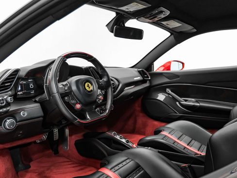 Used 2017 Ferrari 488 GTB RWD image 44