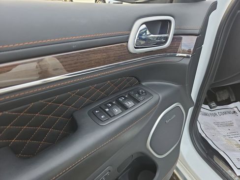 Used 2019 Jeep Grand Cherokee Summit image 11