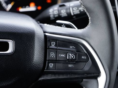 Used 2024 Jeep Grand Cherokee L Laredo AWD/4WD image 24