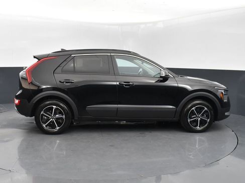 Certified 2025 Kia Niro EX FWD image 8
