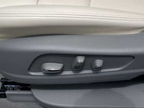 Used 2025 Cadillac XT6 Premium Luxury w/ LPO, Floor Liner Package AWD/4WD image 7