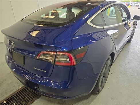 Used 2018 Tesla Model 3 Long Range AWD/4WD image 10