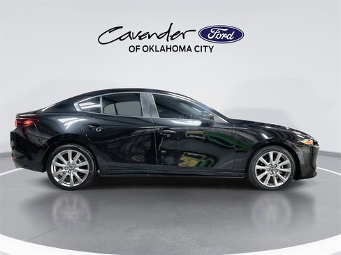Used 2022 MAZDA MAZDA3 s image 9