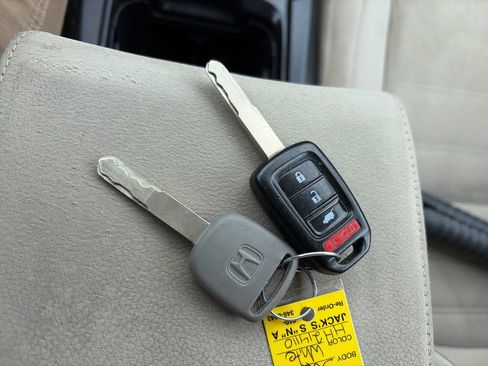 Used 2017 Honda CR-V LX image 27