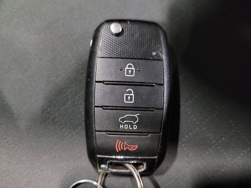 Used 2018 Kia Sorento LX image 32