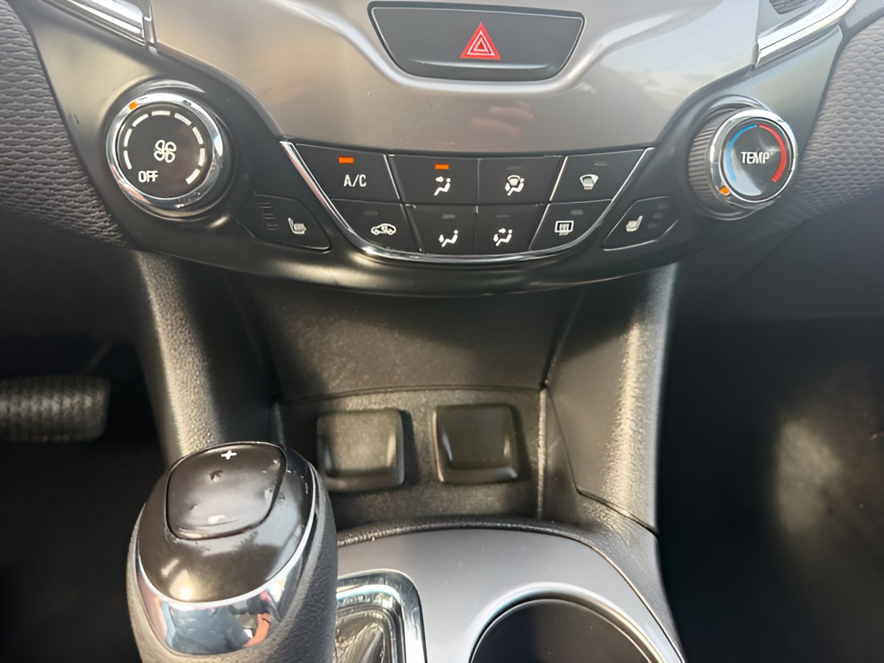Used 2017 Chevrolet Cruze LT w/ Convenience Package FWD image 18