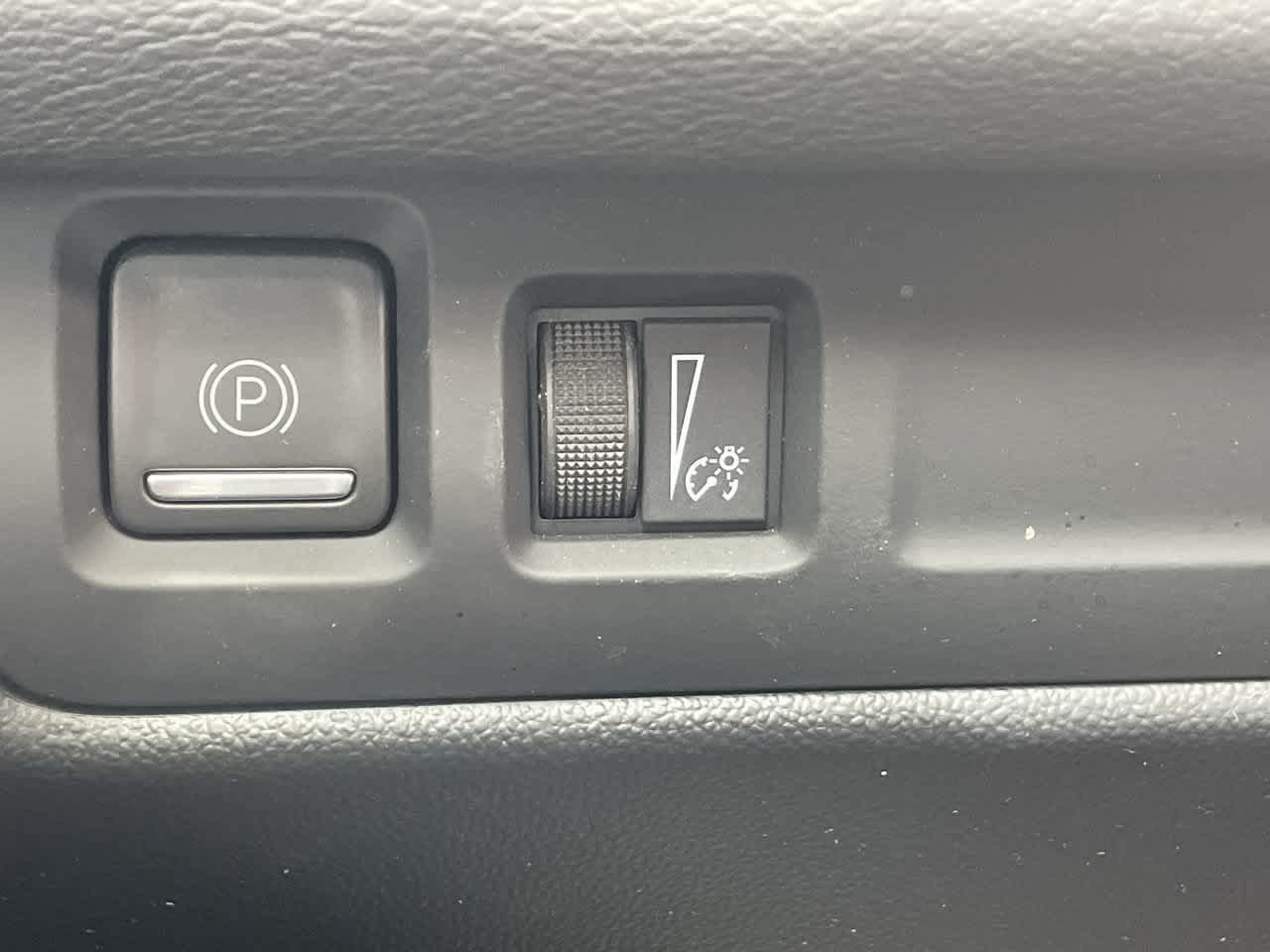 Certified 2024 Cadillac XT4 Sport AWD/4WD image 31