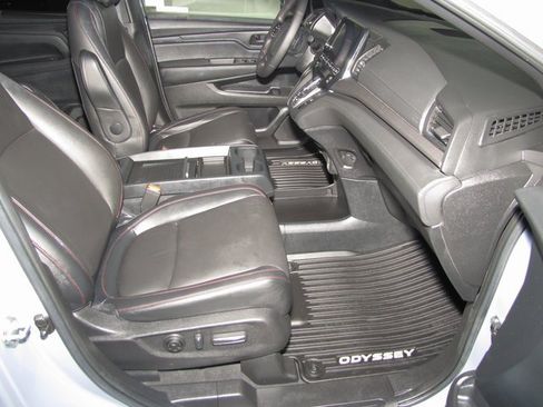 Certified 2023 Honda Odyssey Sport image 18