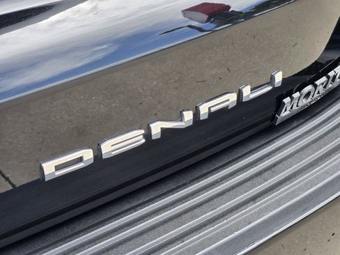 Used 2023 GMC Yukon Denali Ultimate AWD/4WD image 16