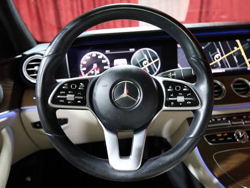 Used 2020 Mercedes-Benz E 350 Sedan image 16