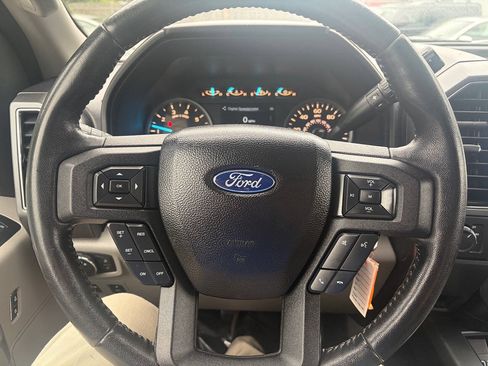 Used 2018 Ford F150 XLT w/ Equipment Group 302A Luxury AWD/4WD image 15