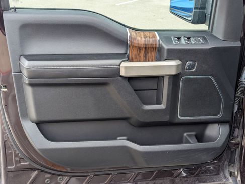 Used 2018 Ford F150 Lariat w/ Equipment Group 502A Luxury image 11