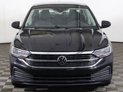Used 2024 Volkswagen Jetta SE FWD image 12