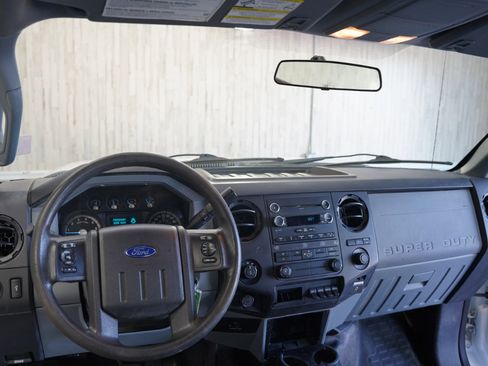Used 2014 Ford F250 XL w/ Power Equipment Group image 17