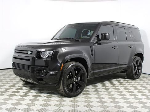 Used 2024 Land Rover Defender 110 X-Dynamic SE AWD/4WD image 3