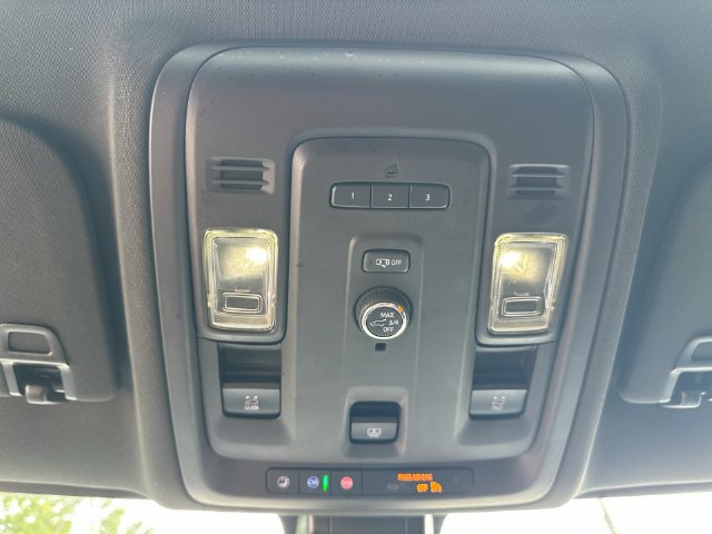 Used 2021 Chevrolet Suburban LT AWD/4WD image 48