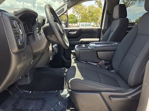 Used 2020 Chevrolet Silverado 1500 Custom w/ Custom Max Trailering Package AWD/4WD image 12