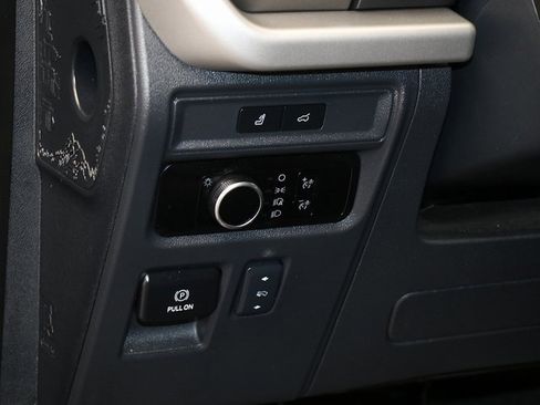 Used 2024 Ford Expedition Max XLT image 26