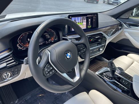 Used 2023 BMW 530i xDrive w/ Premium Package AWD/4WD image 16