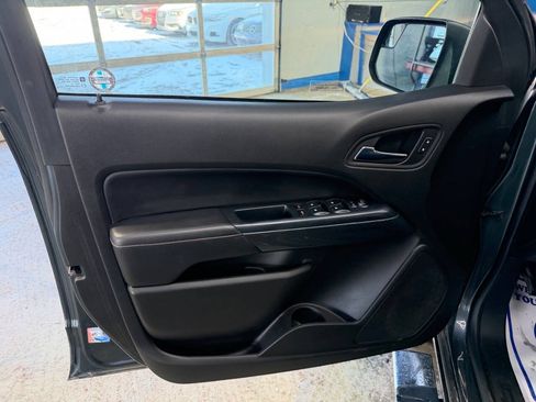 Used 2015 GMC Canyon SLE AWD/4WD image 17