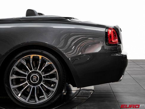 Used 2019 Rolls-Royce Dawn image 16