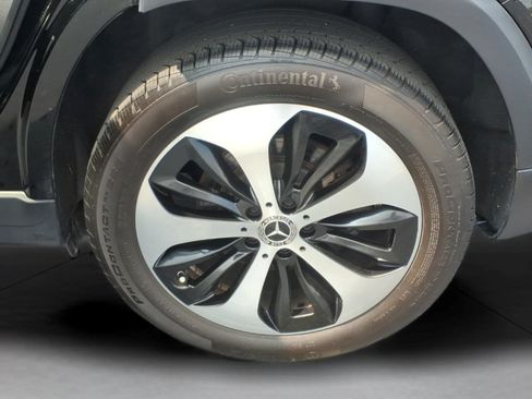 Used 2024 Mercedes-Benz GLB 250 4MATIC w/ Exclusive Package image 15