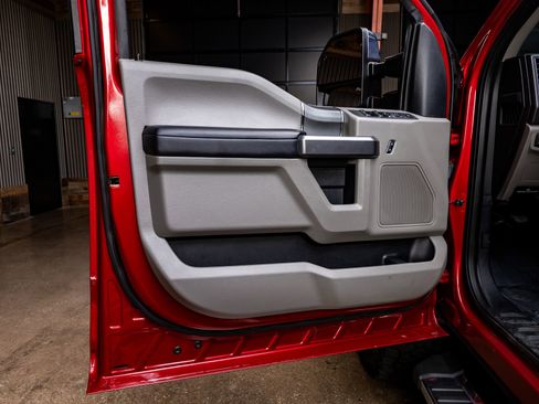 Used 2021 Ford F250 XLT w/ XLT Premium Package image 35