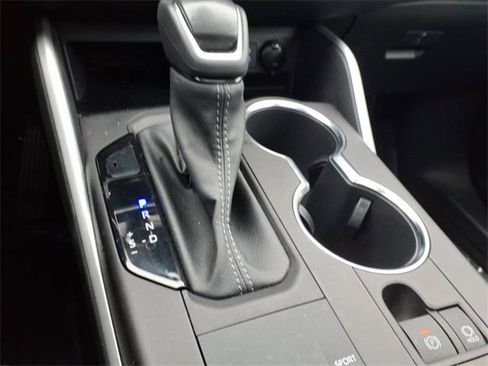 Certified 2022 Toyota Highlander XLE image 24