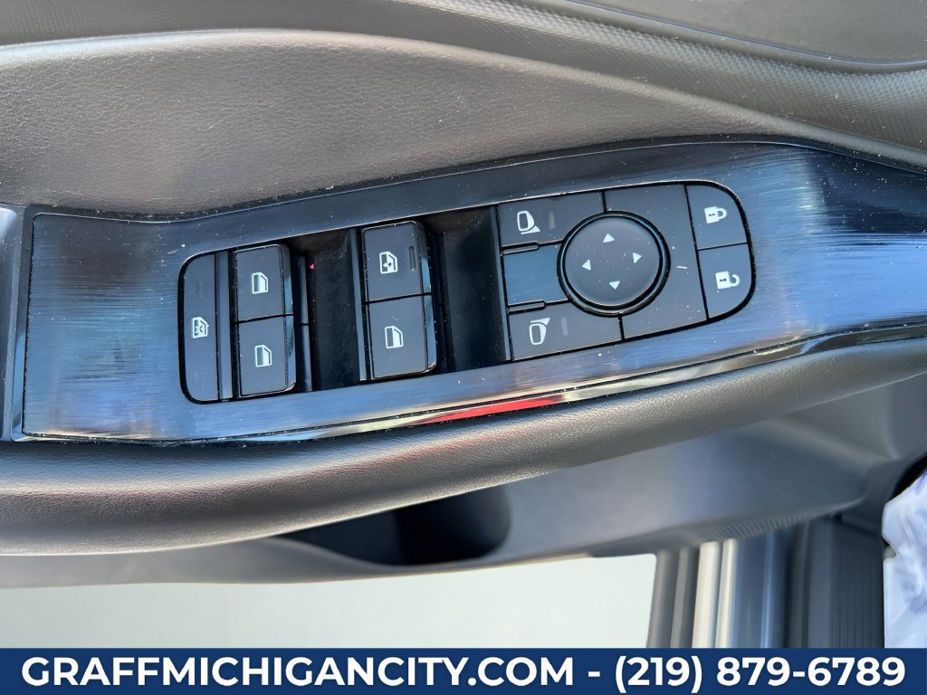 Used 2024 Nissan Rogue S AWD/4WD image 23