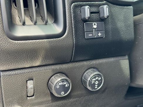 Used 2017 Chevrolet Colorado ZR2 w/ LPO, Premium Interior Package AWD/4WD image 15