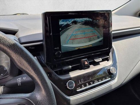 Used 2023 Toyota Corolla LE FWD image 9