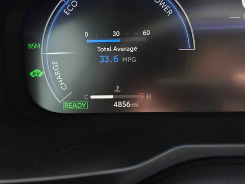 Certified 2025 Toyota RAV4 XSE w/ Advanced Technology Package image 28